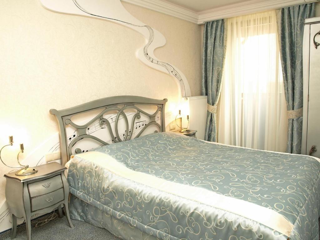 Hotel Fajkier クロチツェ エクステリア 写真