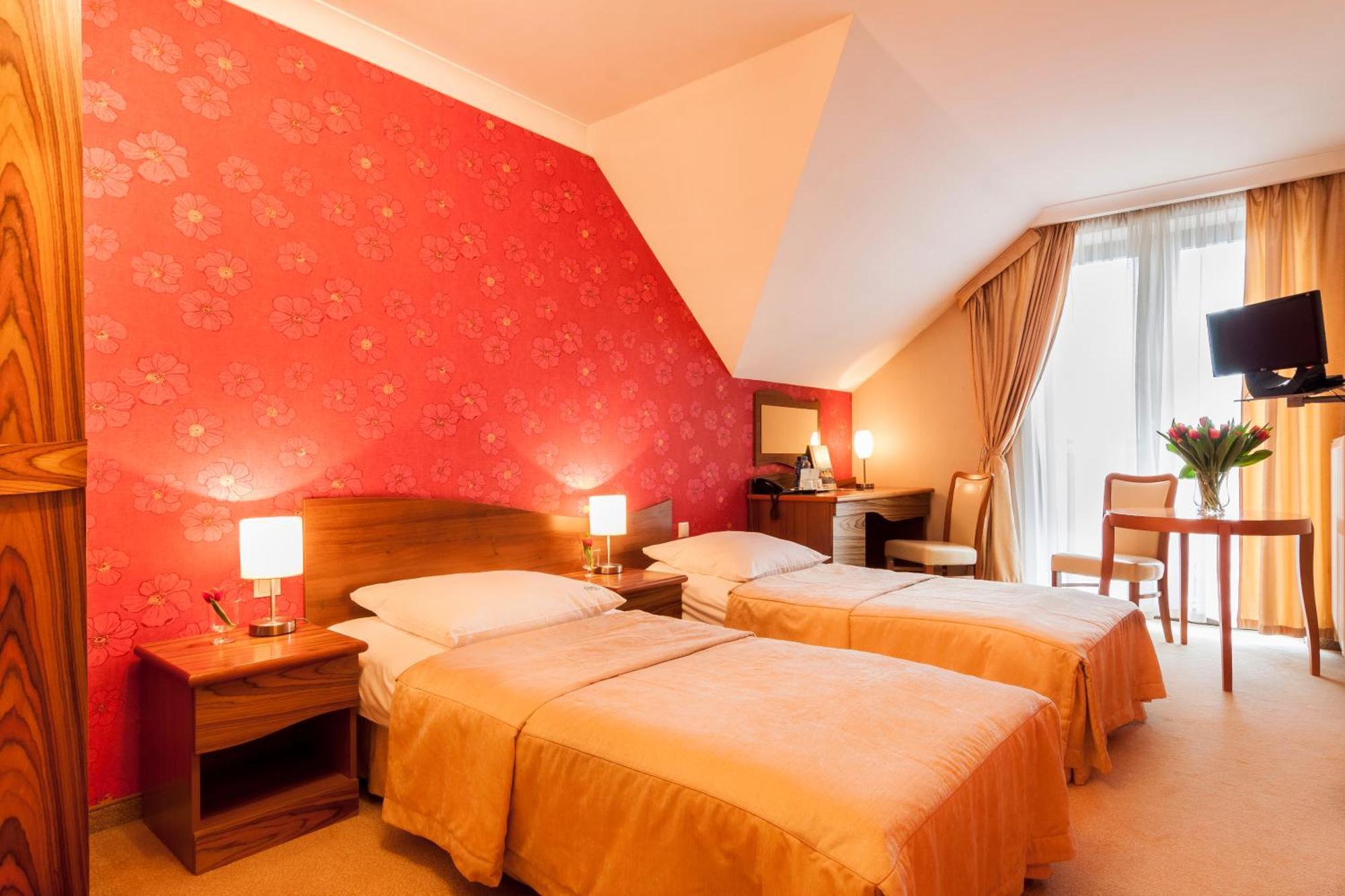 Hotel Fajkier クロチツェ エクステリア 写真