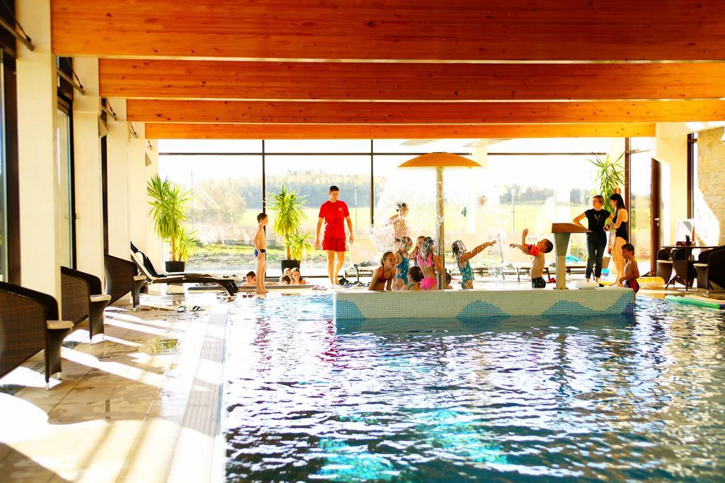 Hotel Fajkier クロチツェ エクステリア 写真