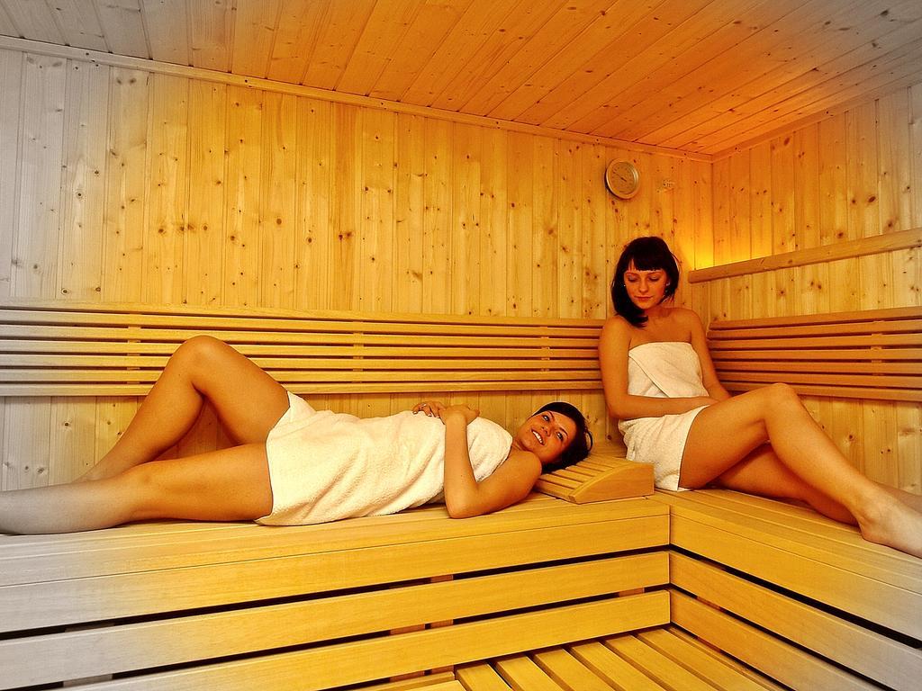 Hotel Fajkier クロチツェ エクステリア 写真